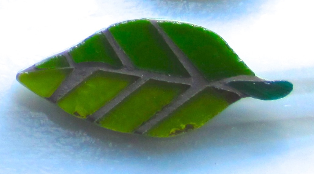 lGreen leaf Brooch 
